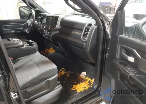 2024 Ram 2500 Big Horn 4X4 6'4 Box z USA, uszkodzony, nr VIN 3C6UR5DL3RG247733